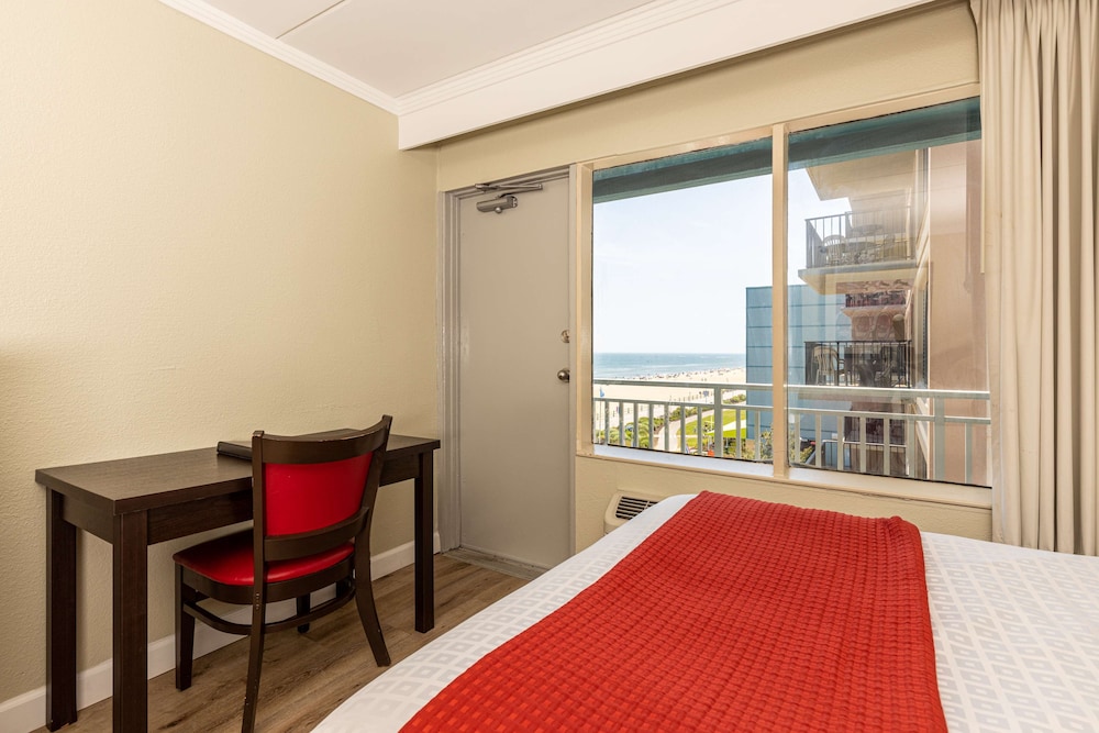 Sandcastle Resort On The Beach 35/48