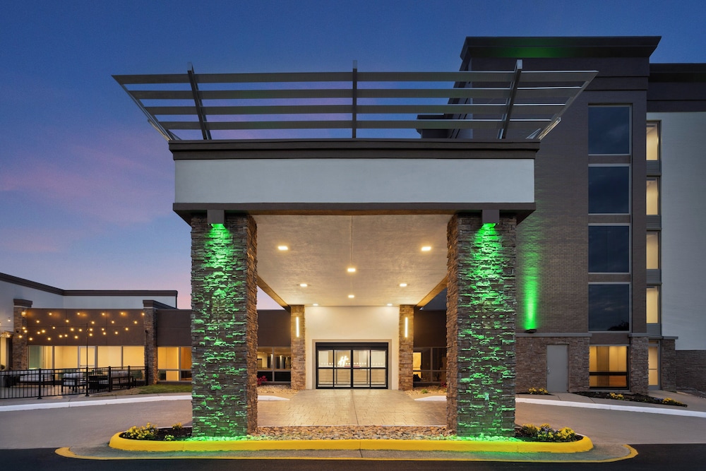 Holiday Inn Roanoke Tanglewood Rt 419 I581 4/62