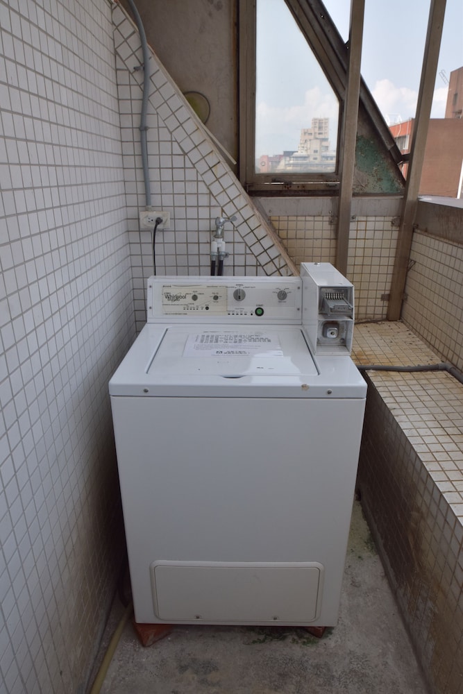 Inn Cube Ximen 37/38
