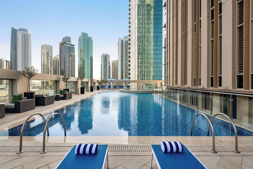 Wyndham Grand Doha West Bay Beach 53/57