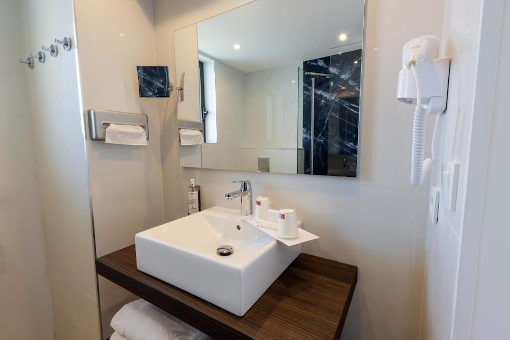 Hotel Saint Christophe Calvi (ex Saint Christophe Corsica) 54/55