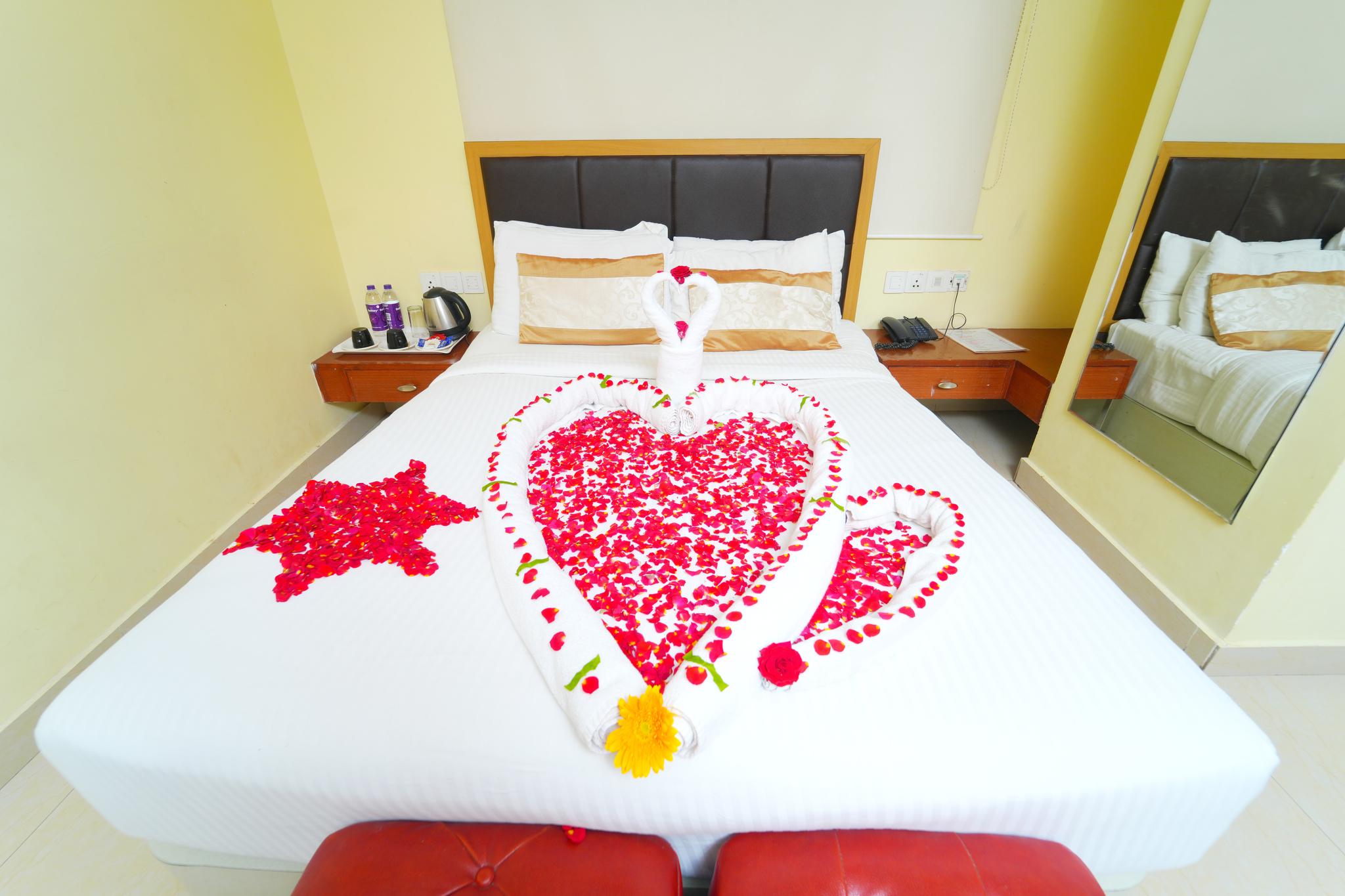 OYO 1489 Hotel Diamonds Pearl 15/42