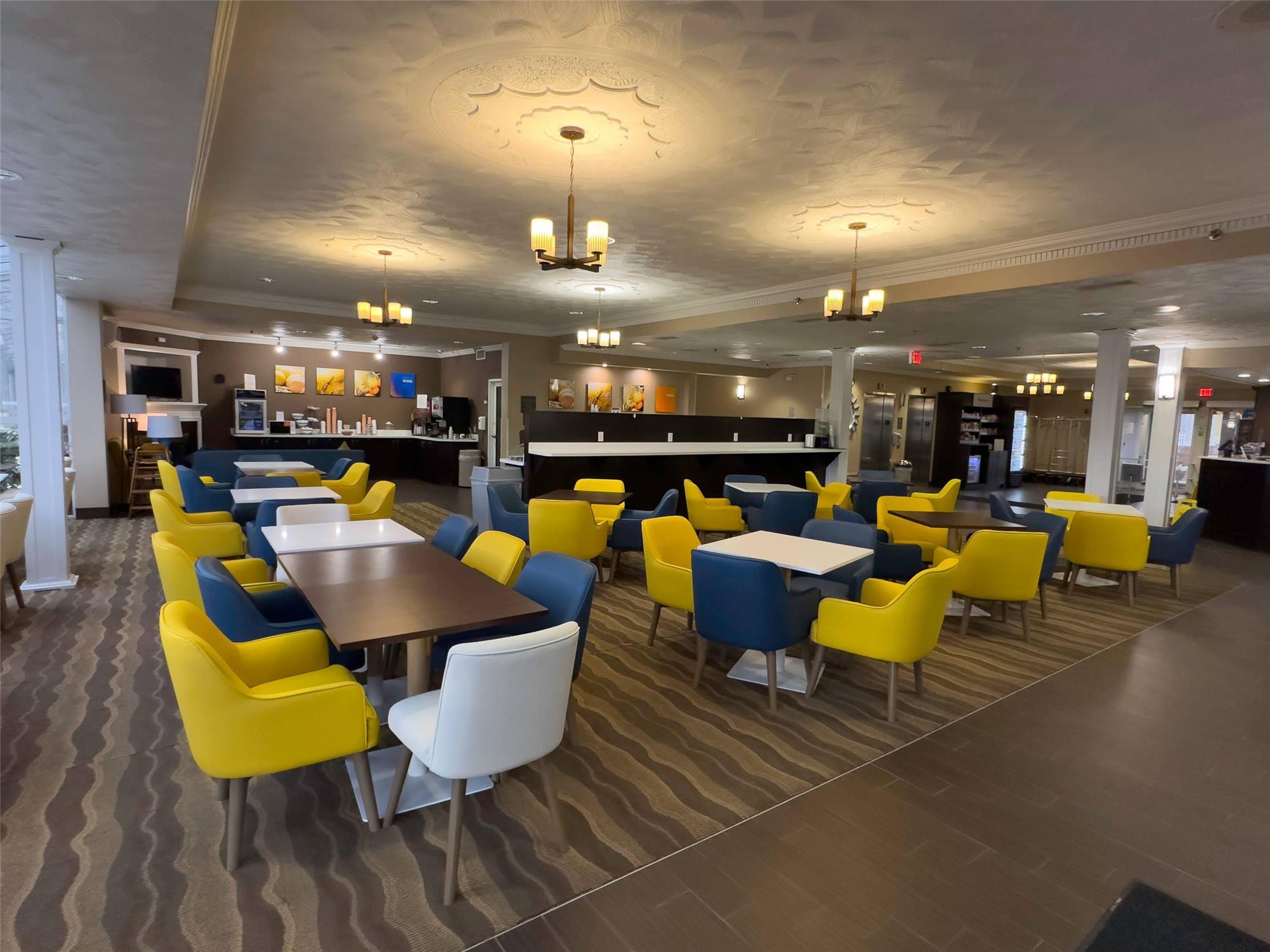 Comfort Suites Scranton Near Montage Mountain 40/53