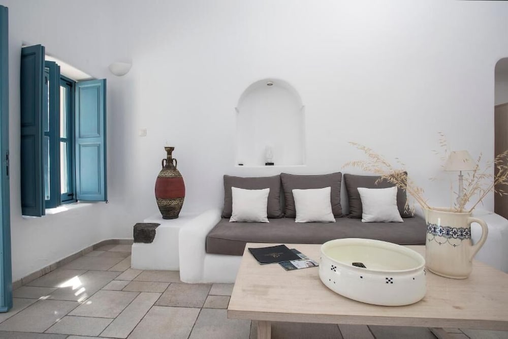 Black Rose Suites 34/70