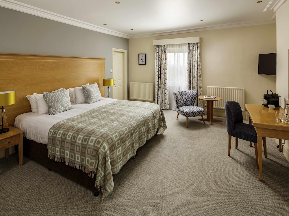 Mercure Gloucester Bowden Hall Hotel 24/70