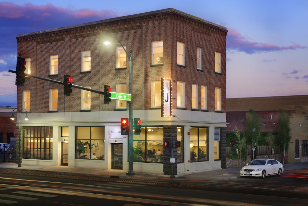 The Jesse Hotel and Bar 1/50