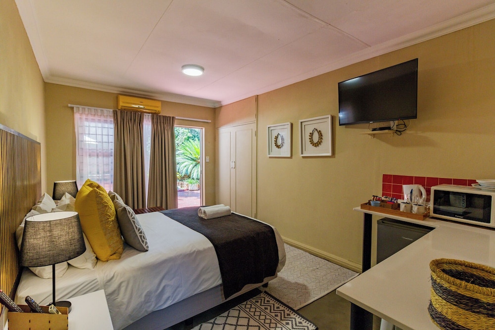 Pumleni Guesthouse 10/50