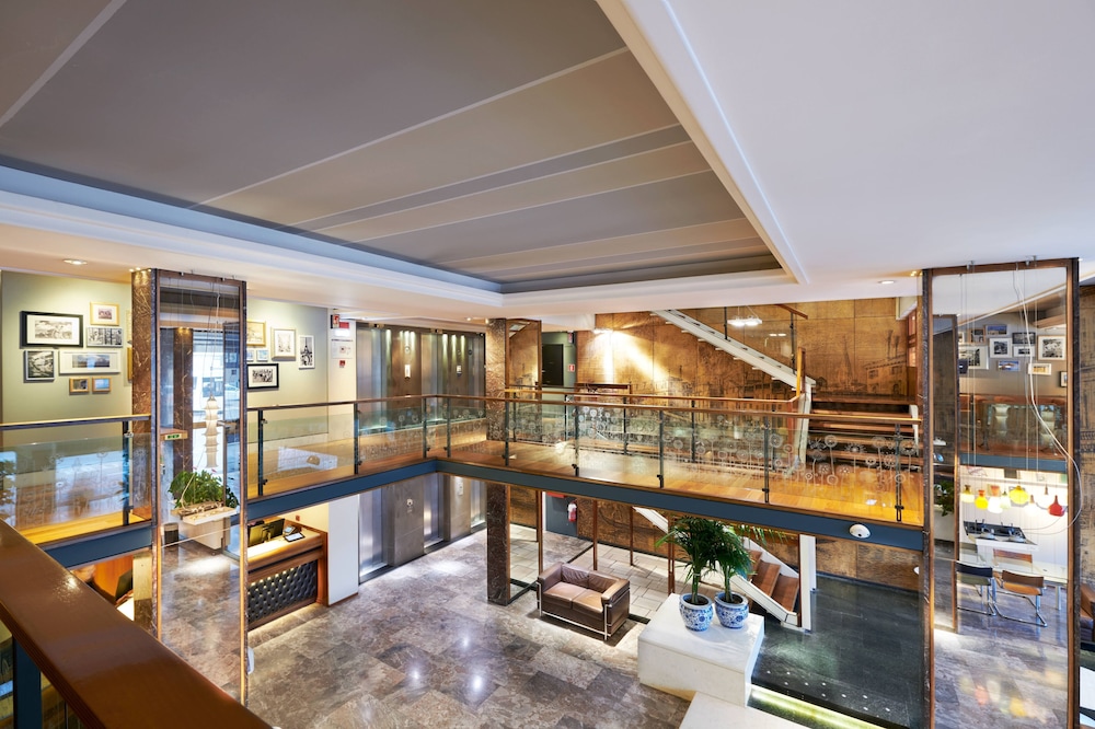 Hotel Plaza 7/47