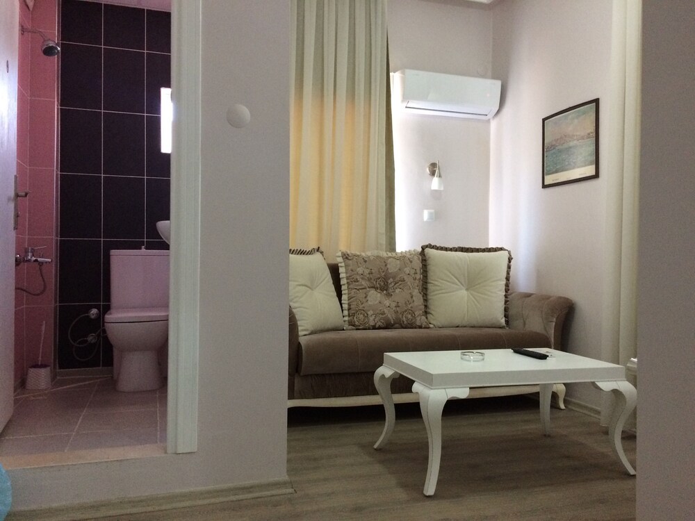 Burhaniye Merkez Otel 10/16