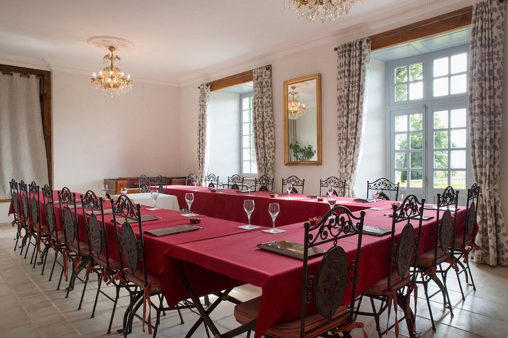 Hotel The Originals Domaine Saint-Roch 41/53
