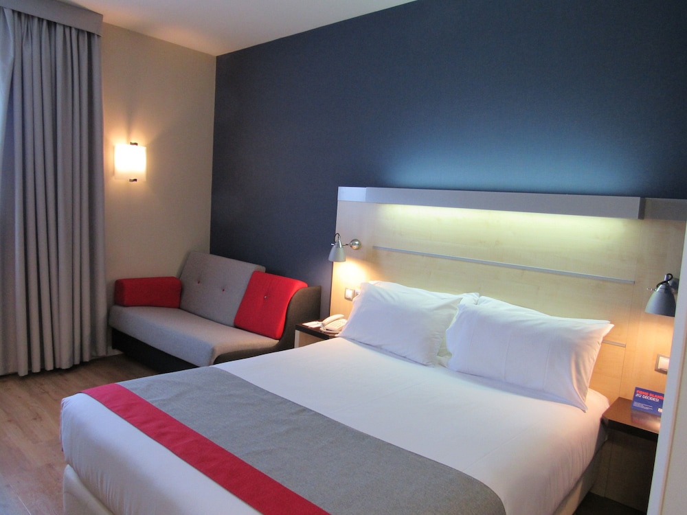 Holiday Inn Express Valencia Bonaire 15/50