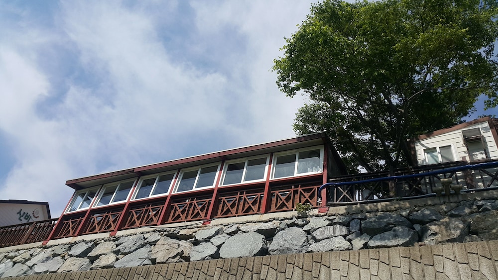 A Day In Geoje Pension 1/44