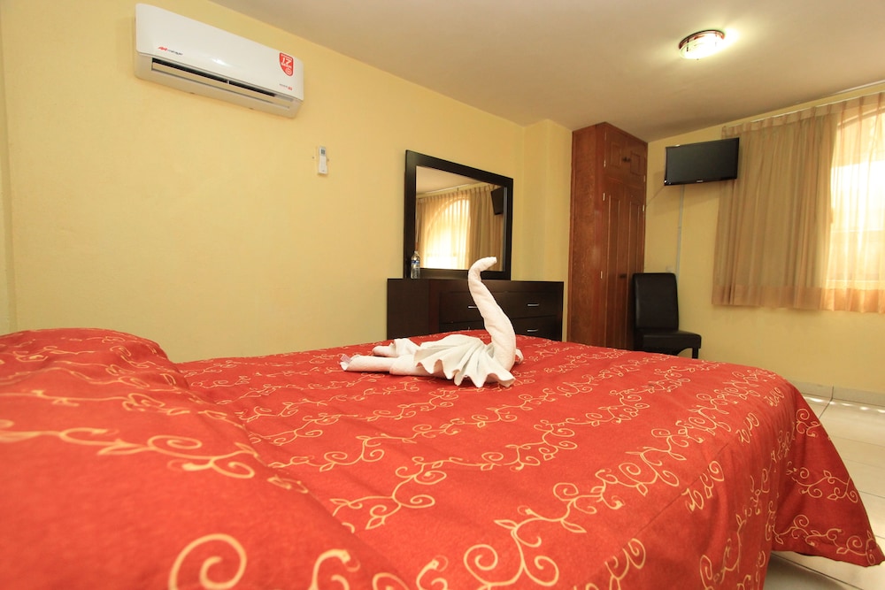 HOTEL CONQUISTADORES 8/35