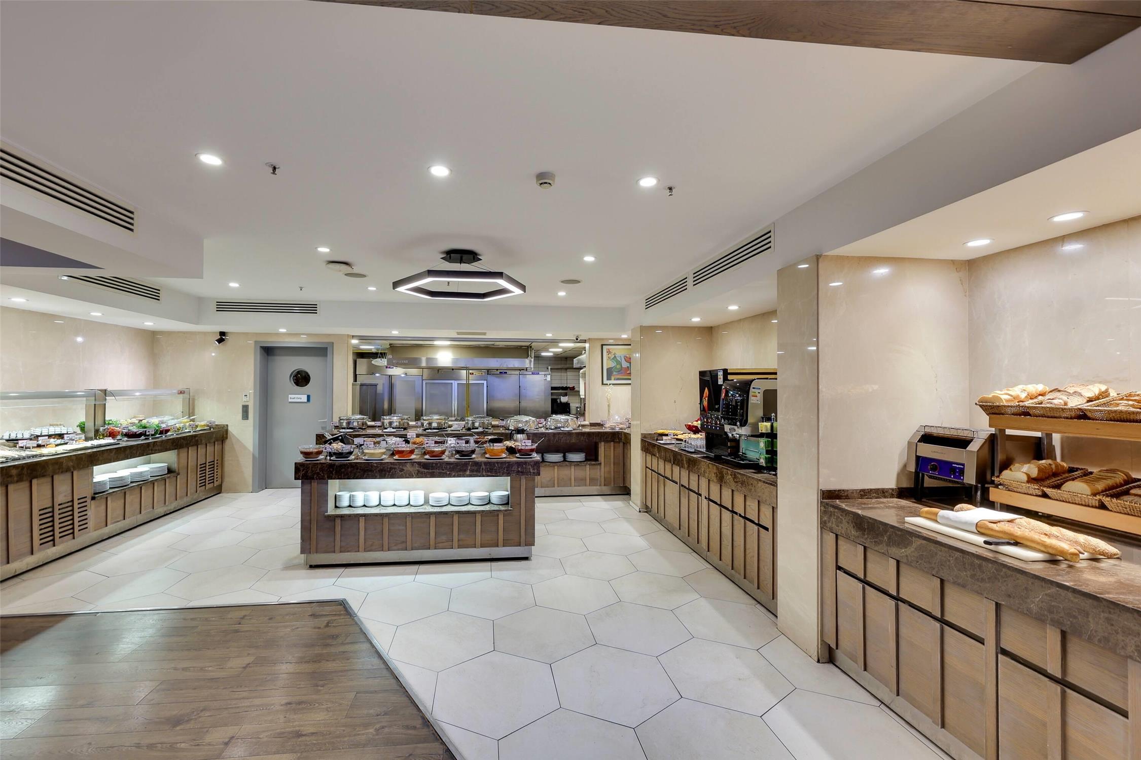 Ramada by Wyndham Istanbul Old City 6/55