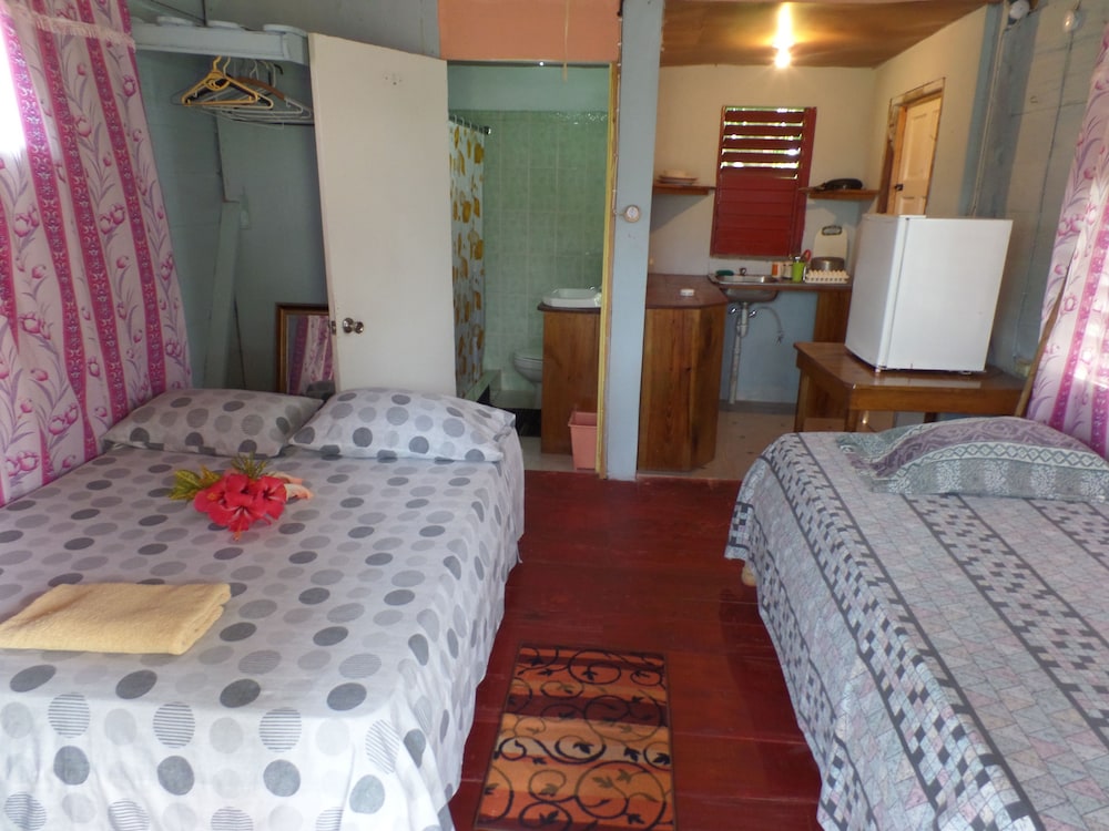 Beach Road Cottages At Jah Bs 12/29