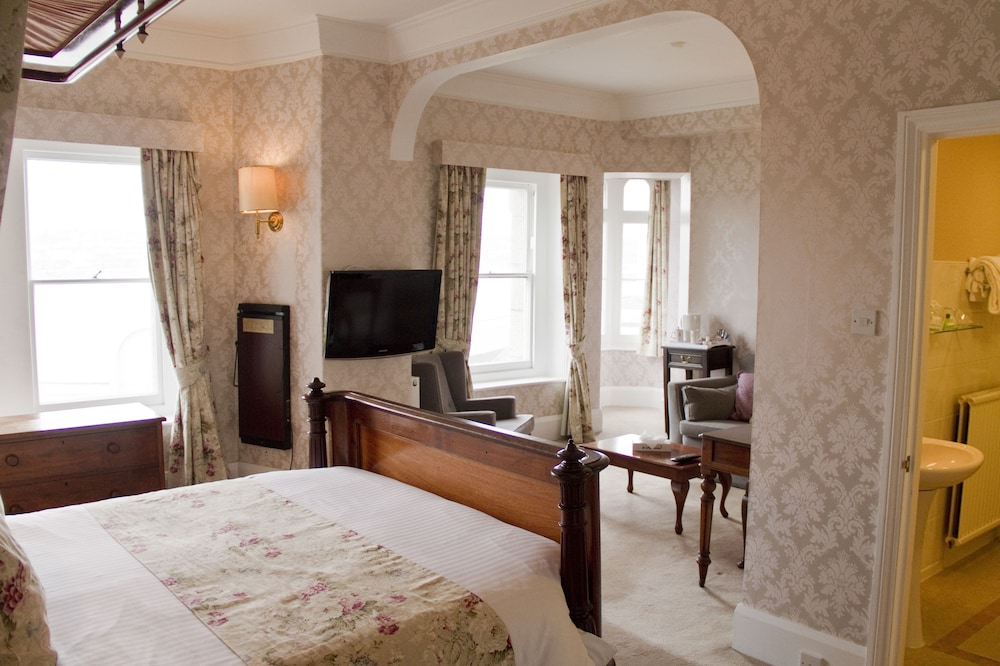 The Duke Of Cornwall Hotel 16/73