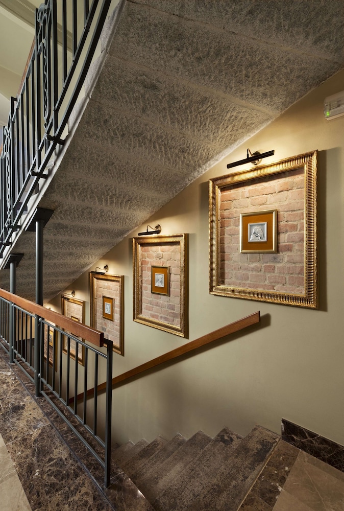 Grandezza Hotel Luxury Palace 60/66