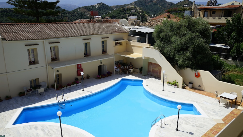 Orestis Hotel 52/56