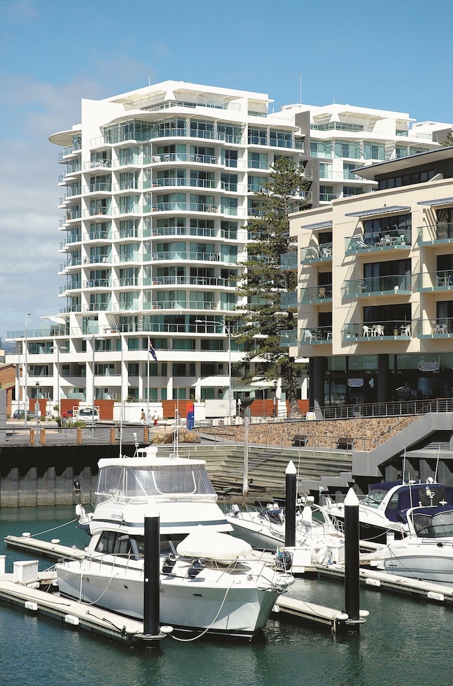 Oaks Glenelg Liberty Suites، أديليد 76/80