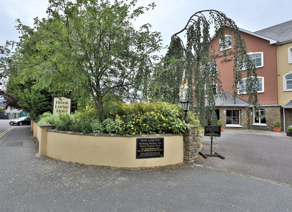 Brook Lodge Boutique Hotel 62/70