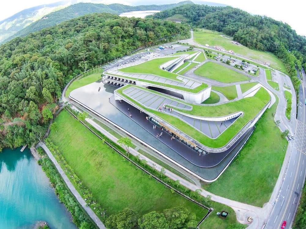 Sun Moon Lake Hotel 5/74
