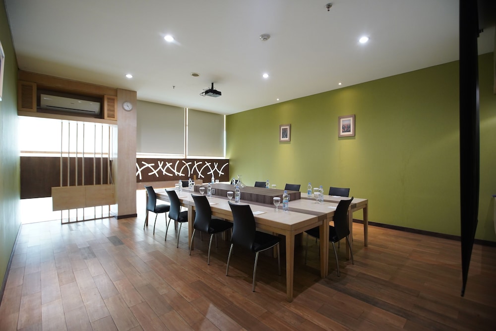 Treepark Serviced Apartment Karawang 39/50