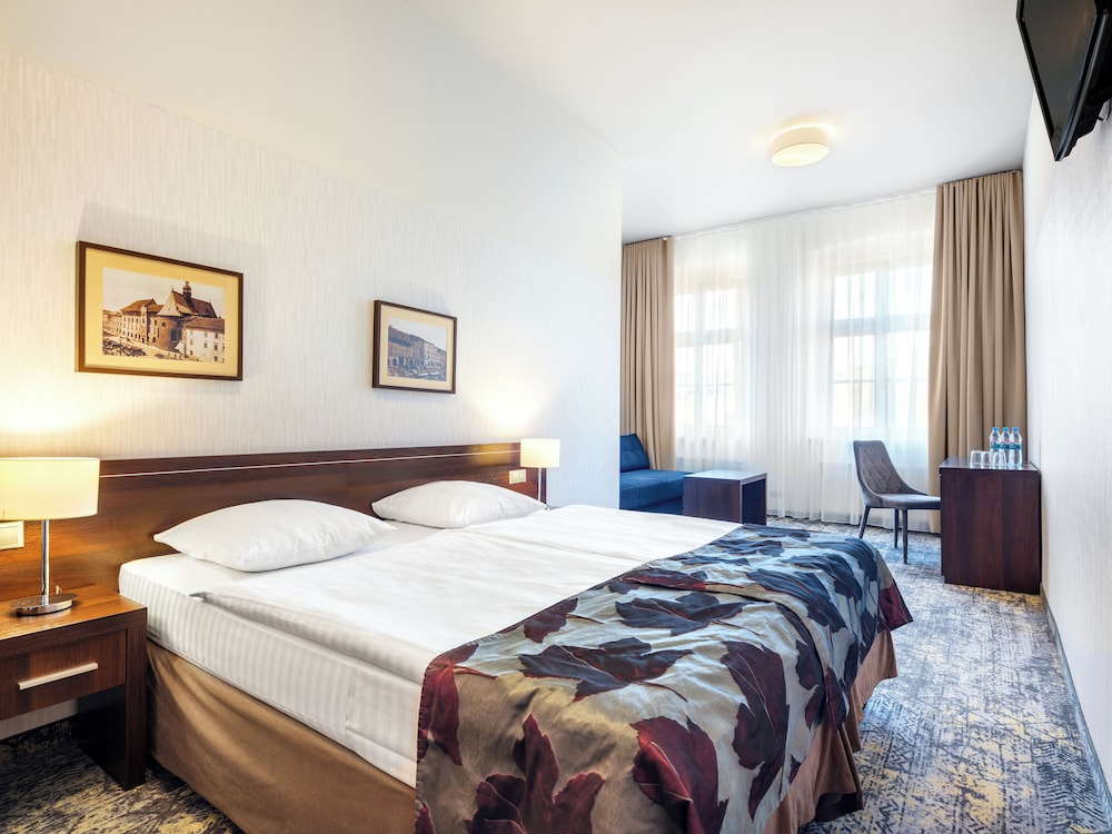 Rezydent Hotel 28/66