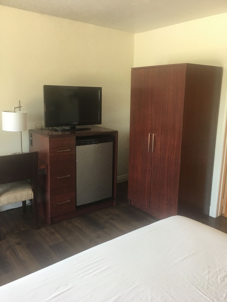 Kings Inn Anaheim 11/62