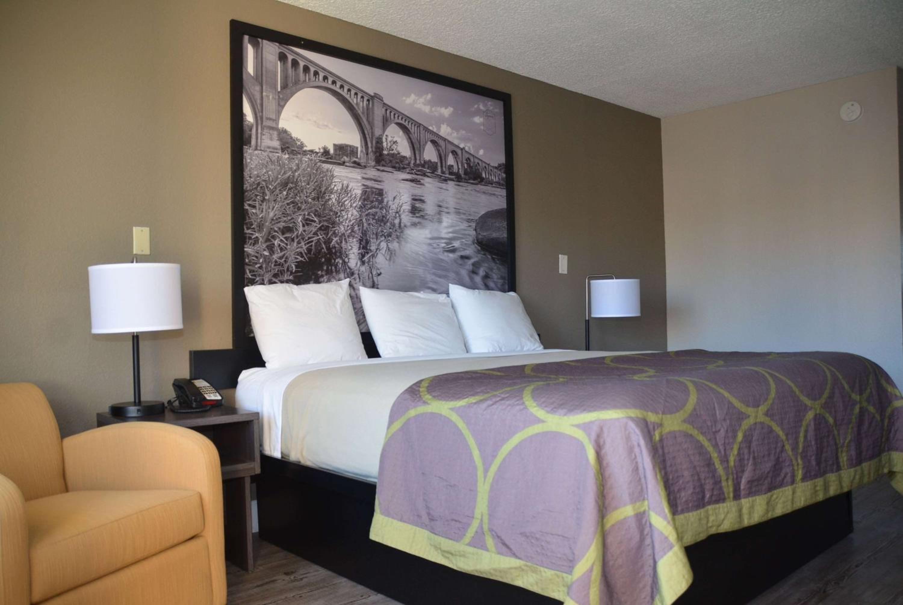 Room, King Bed, Bathtub, Accessible