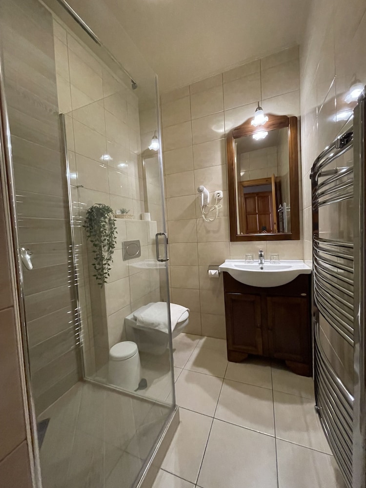 Karin Hotel 33/34