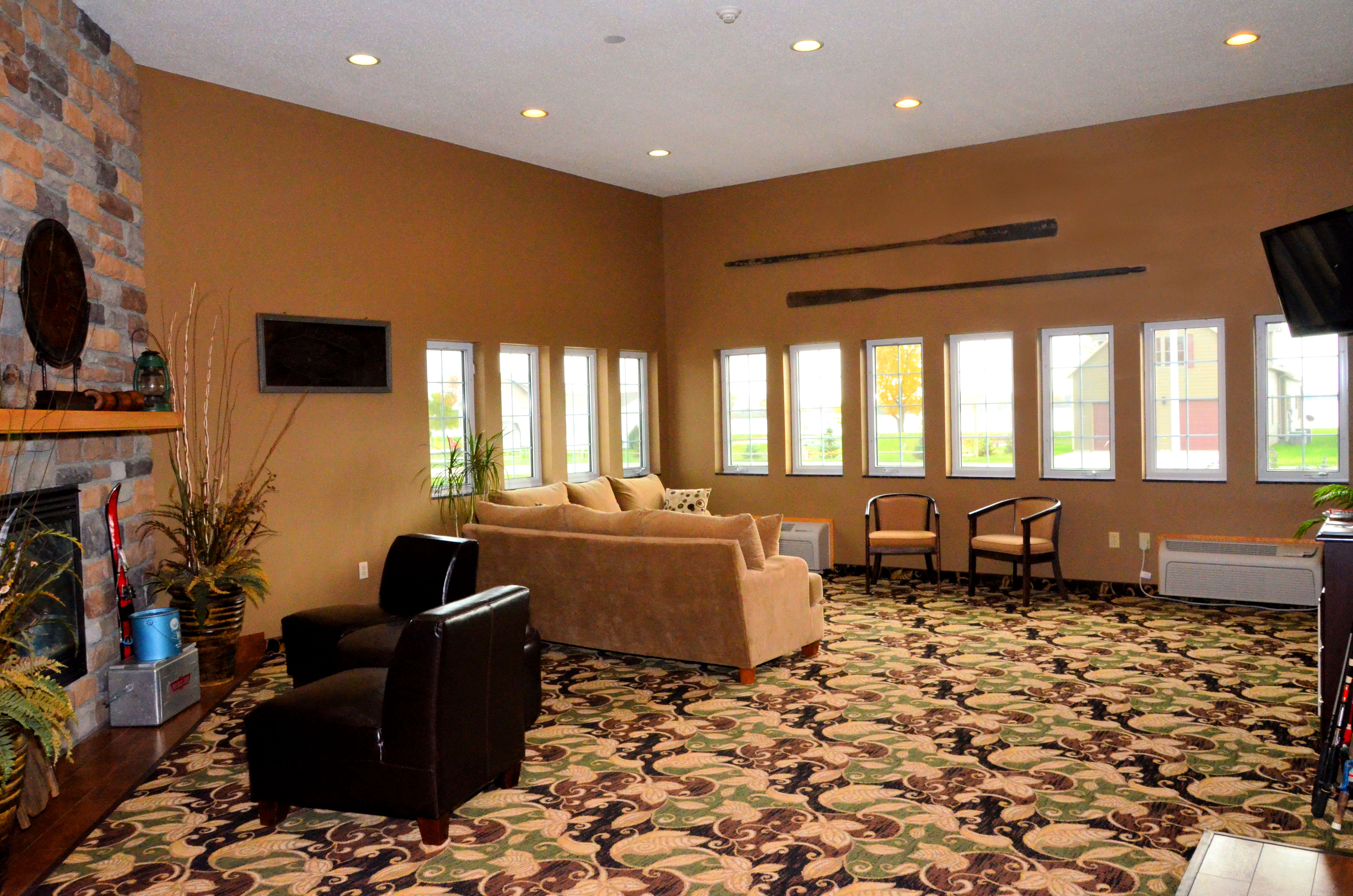 Cobblestone Inn & Suites - Lake View 22/27