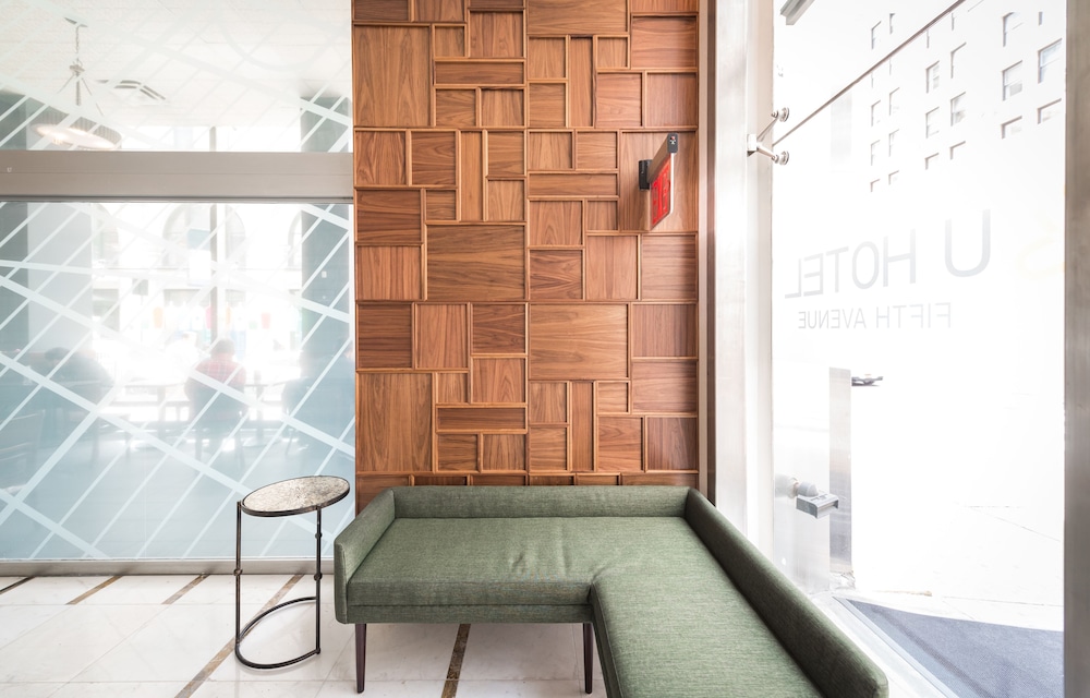 Hotel 373 44/47
