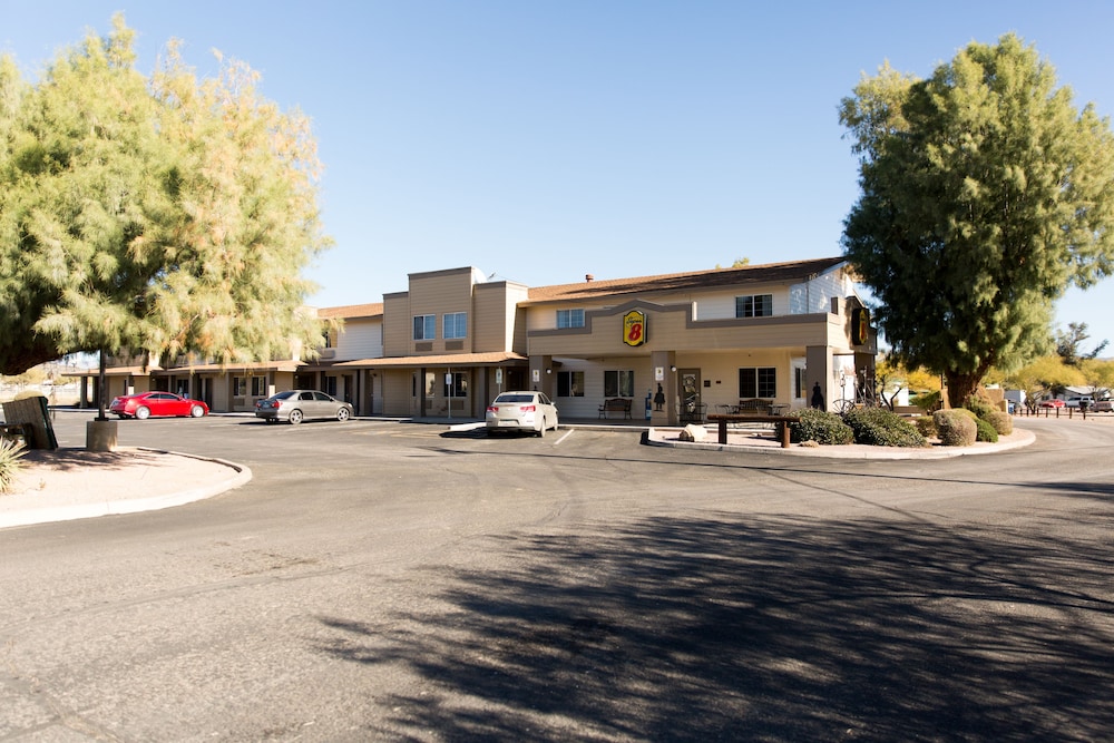 Super 8 by Wyndham Wickenburg AZ 1/32