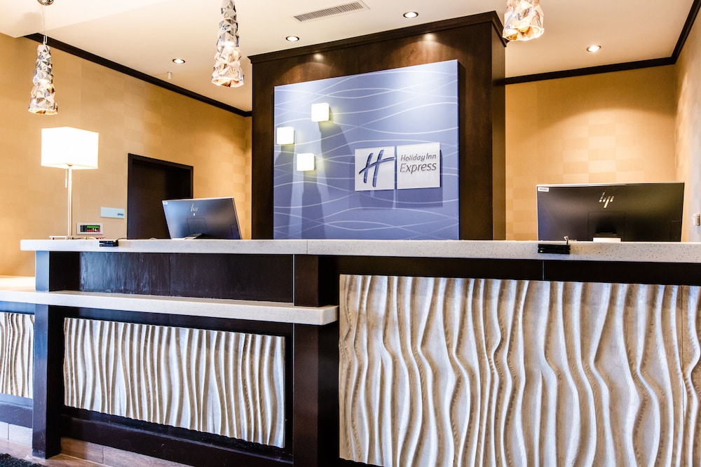 Holiday Inn Express & Suites Spruce Grove - Stony Plain 3/68