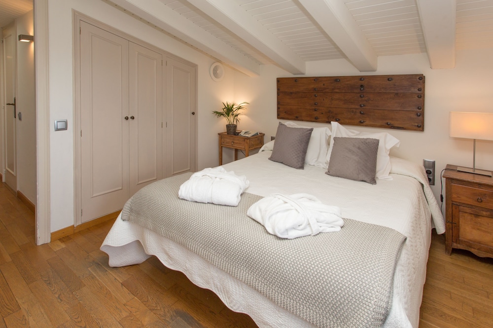 Hostal De La Plaaa 6/49