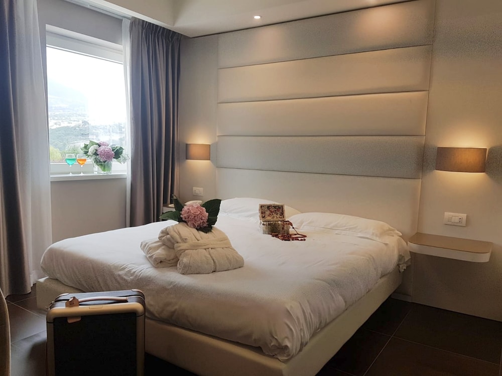 Bouganville Hill Resort Wellness Space 10/50