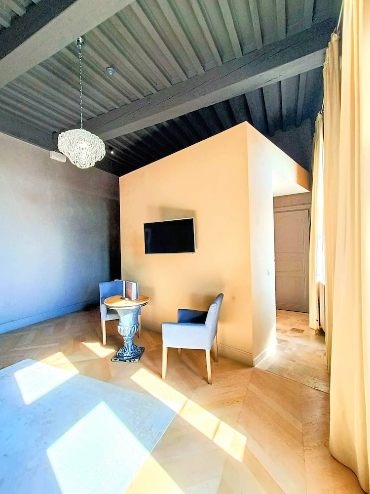 Les Chambres De La Renaissance 30/50