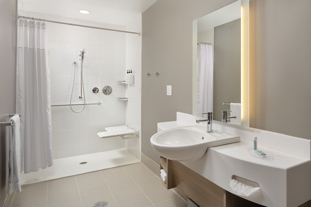 SpringHill Suites Jacksonville Baymeadows 25/28