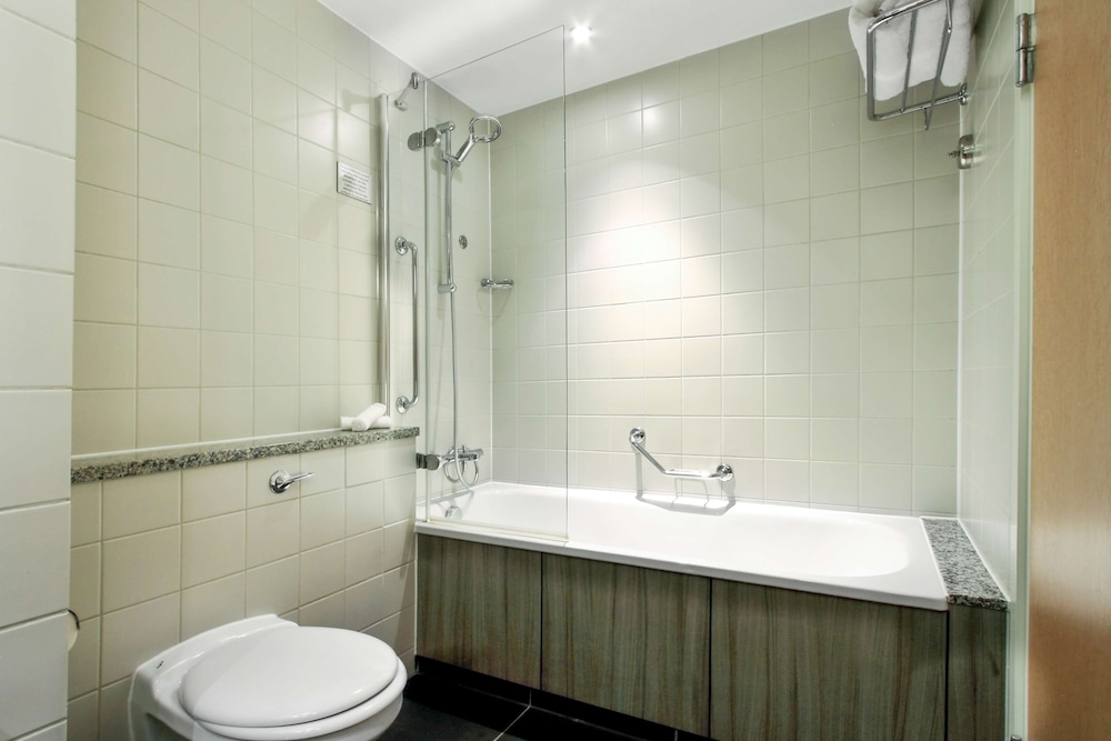 Radisson Blu Hotel Manchester Airport 49/50