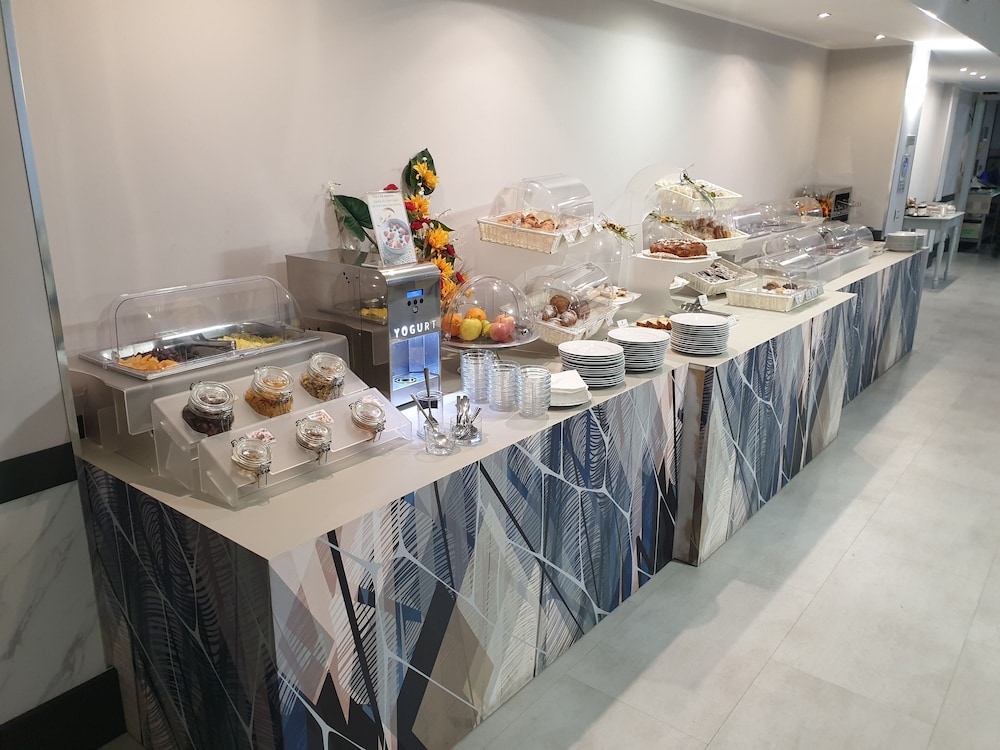 restaurant cafeteria