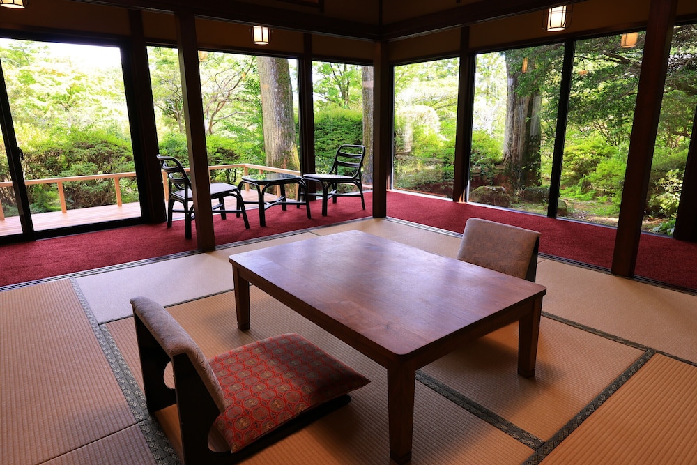 Matsuzakaya Honten 53/62