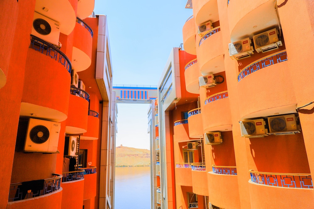 Aswan Plaza Corniche