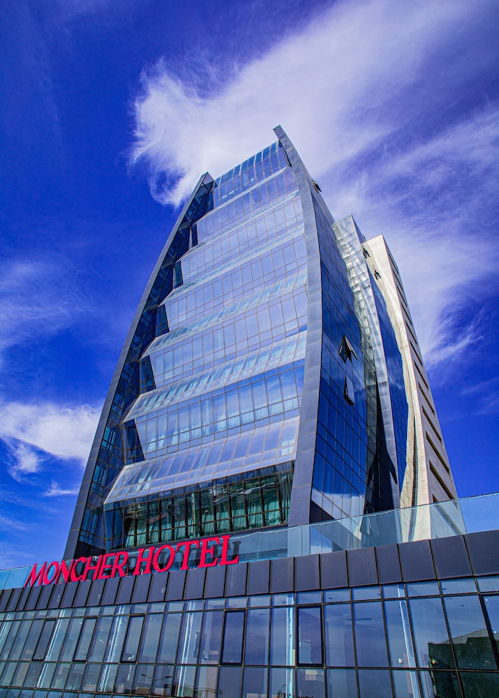 Moncher Hotel 2/28