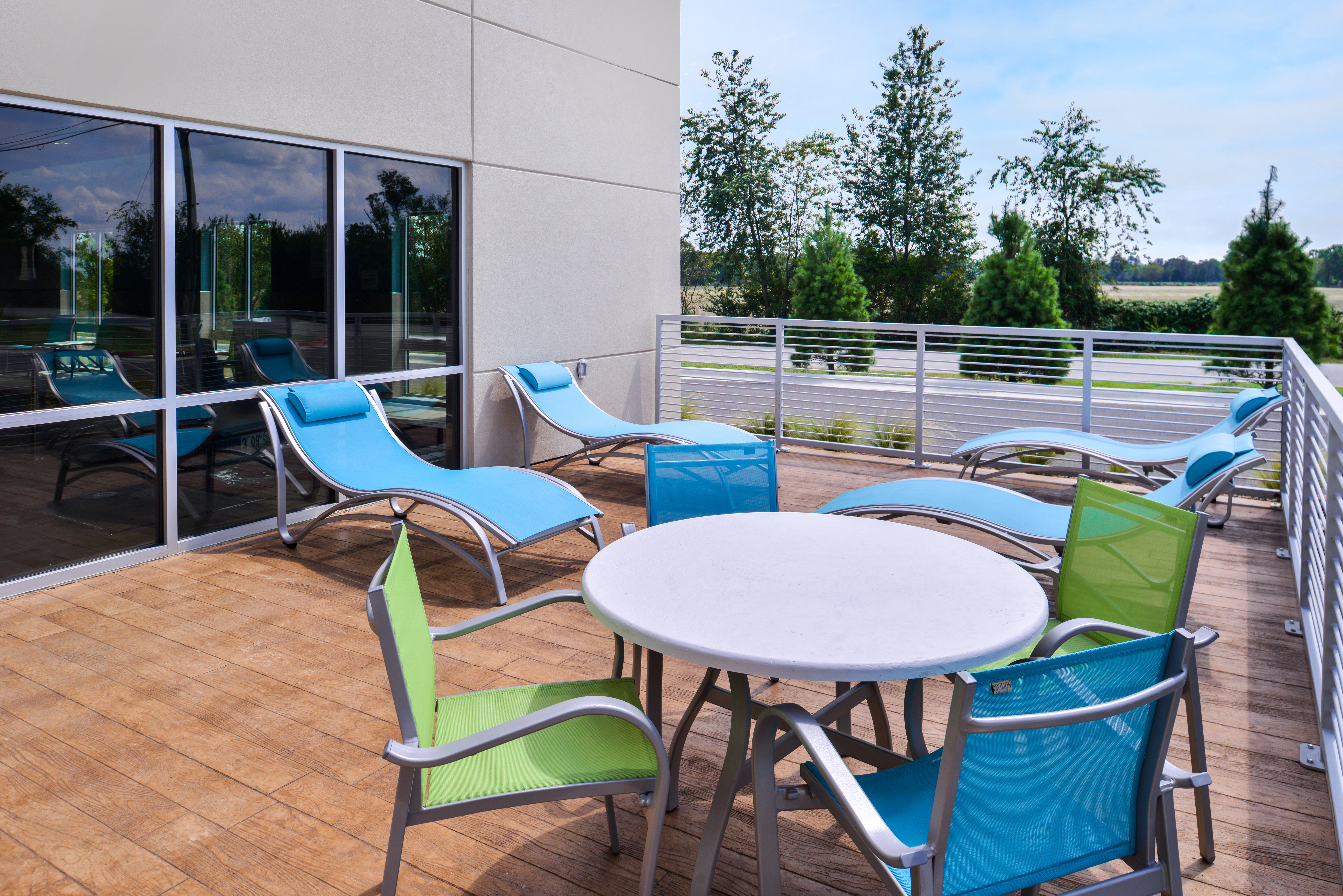 Holiday Inn Express Suites Siloam Springs 42/57