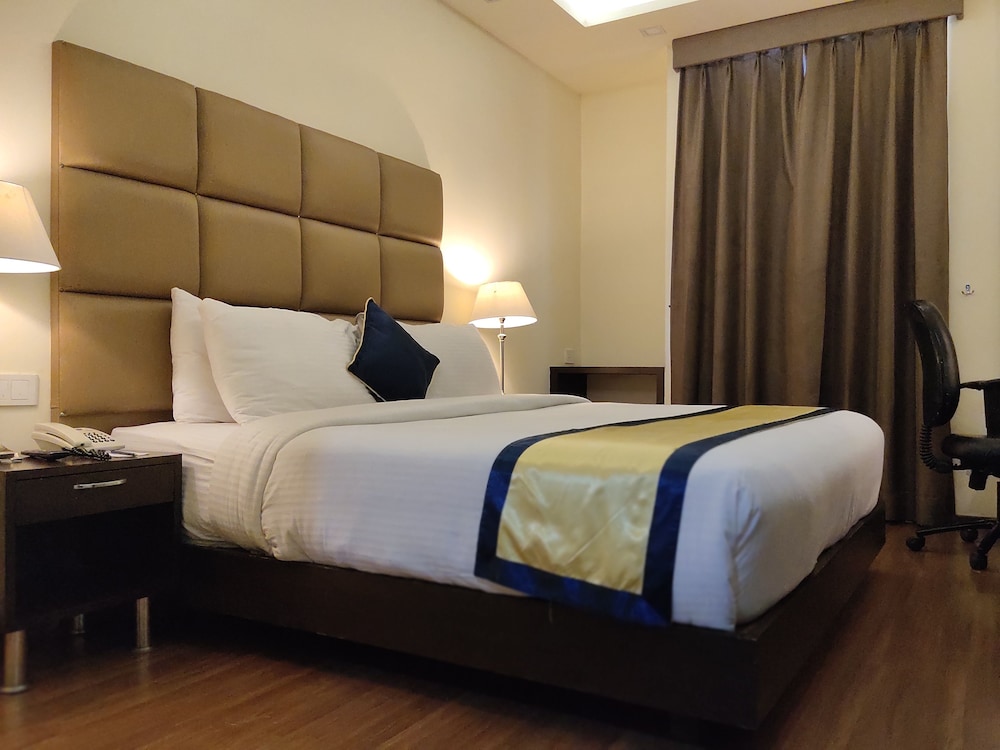 Days Hotel by Wyndham Jalandhar Jyoti Chowk 7/37