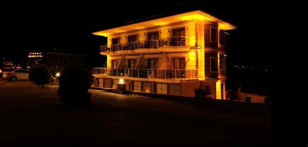 Cunda Demir Hotel 2/20
