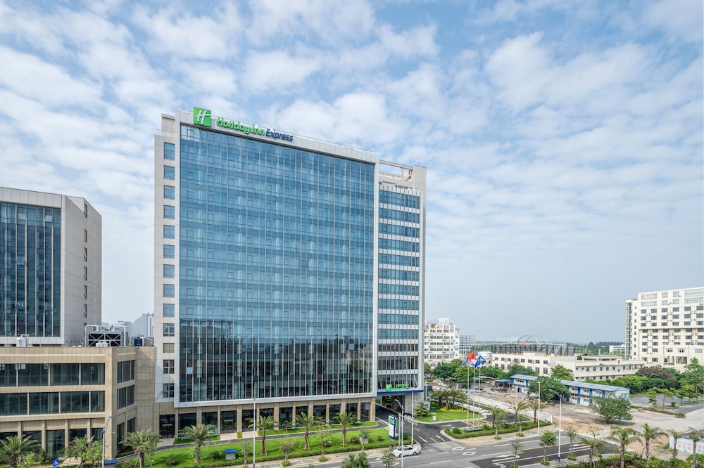 HOLIDAY INN EXPRESS Beihai Silver Beach 3/61