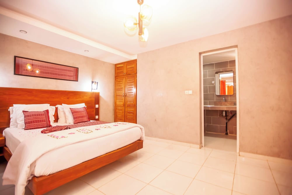 Minotel Les Flamboyants 13/50