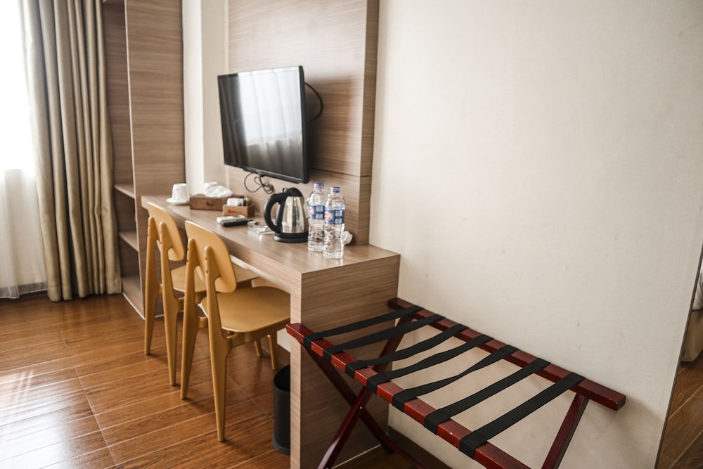 Hana Hotel 45/50