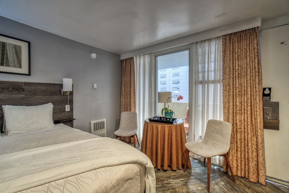 CLASSIC, 2 QUEEN BEDS